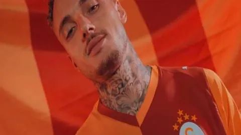 夜战风云再起！连续三胜势头强劲，深度解析里昂激战巴塞罗那的决战之夜！